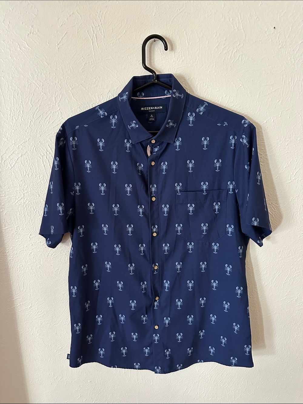 Mizzen+Main Navy Short-Sleeve Lobster-Pattern Button-Down Shirt
